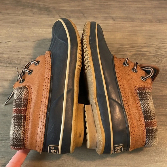 Totes, low top duck shoe, rubber & leather, waterproof, size 6.5 men or 8-8.5 W - Picture 8 of 12